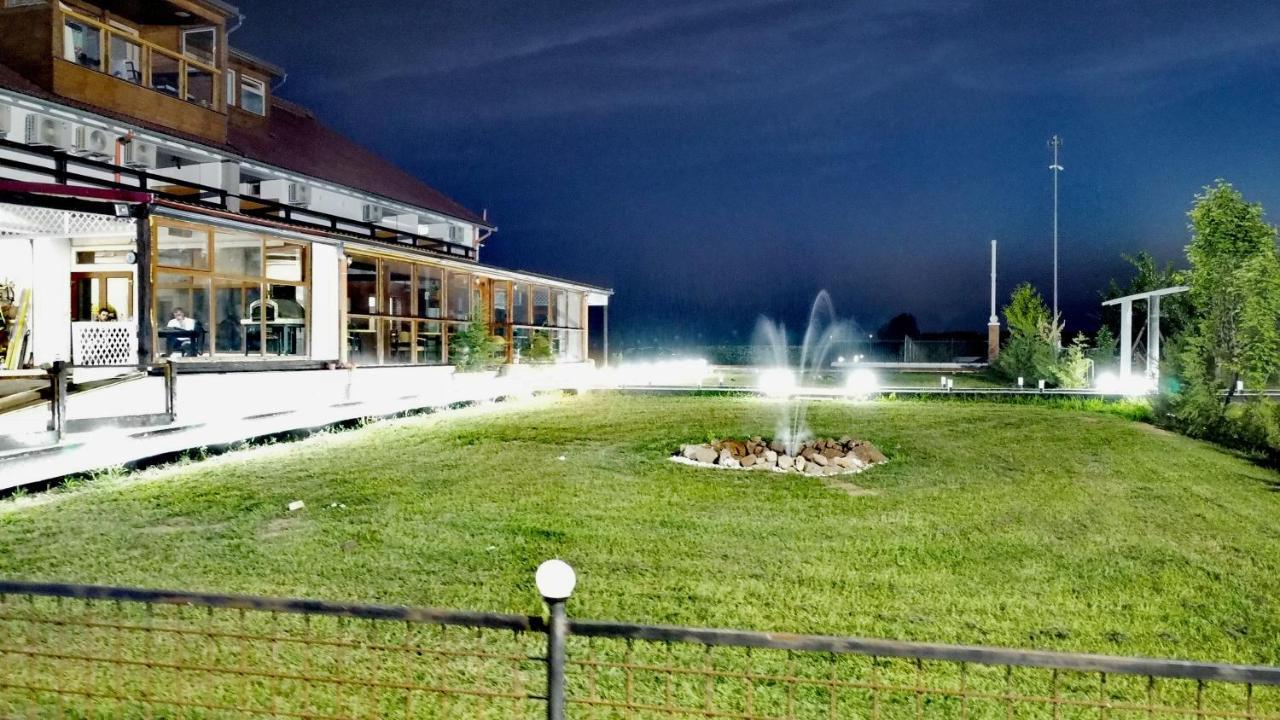 Marada Felix Hotel Hidiselu de Sus Exterior photo