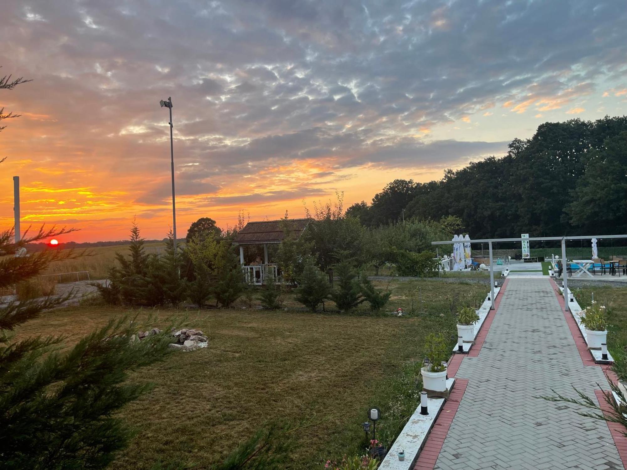 Marada Felix Hotel Hidiselu de Sus Exterior photo